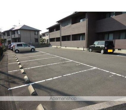 香川県高松市十川東町[1LDK/42.7m2]の駐車場