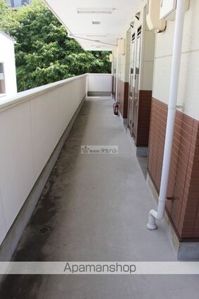 エスボワール三成[1R/25.52m2]のエントランス