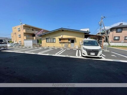 サンセール若里[1LDK/33.39m2]の駐車場