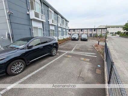 レオパレスマイウス[1K/23.72m2]の駐車場