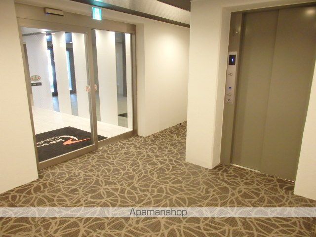 ピオネロ伏見の玄関写真