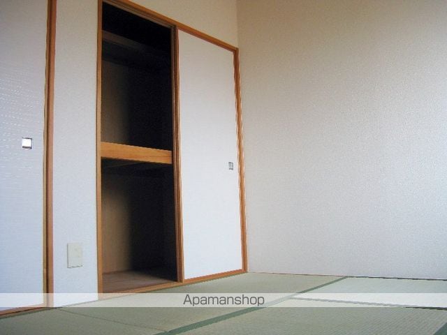 シロハイヌ門戸の内装写真
