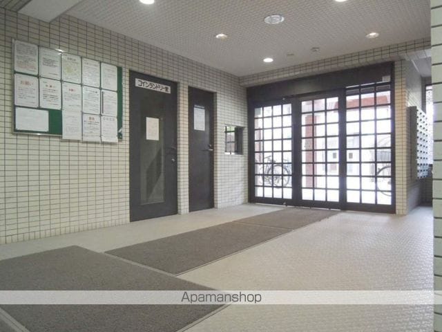 ロマネスク白金の玄関写真