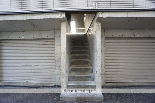 西宮の沢2ー1APの玄関写真