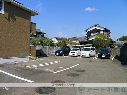 ラフレシール[1LDK/37.13m2]の駐車場