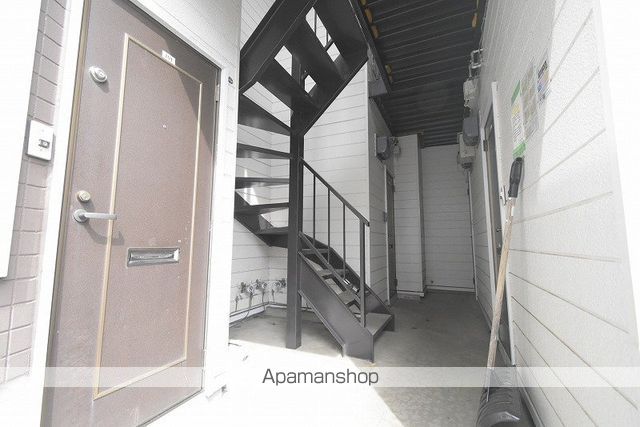 ルミエールジュノンBの玄関写真