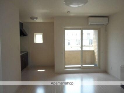 ＥＡＧＬＥⅤ[1LDK/43.75m2]のリビング・居間