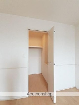 サンファミリー[2LDK/58.21m2]の収納