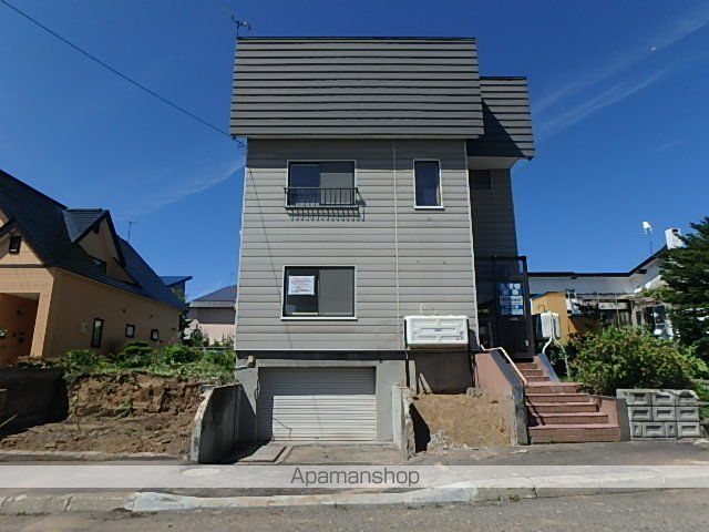 ＪＲ函館本線 滝川駅 バス乗車時間：19分 最寄りバス停で下車 徒歩3分 2階建 築43年の外観写真