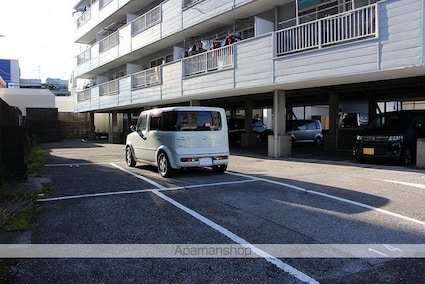 リバープール桟四[2DK/39.7m2]の駐車場
