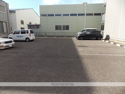 レオパレスＤＲＥＡＭ　Ｄ[1K/20.81m2]の駐車場