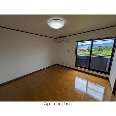 パール長清水の内装写真