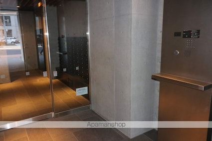 東京都中野区中央１丁目[1DK/28.44m2]のエントランス2