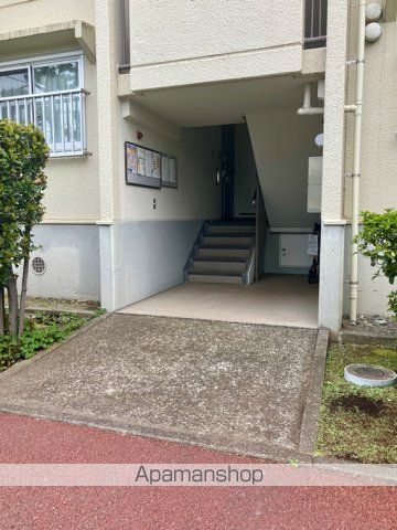 コーポ下鶴間1号棟の玄関写真