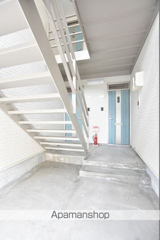 AZAMI APARTMENTの玄関写真