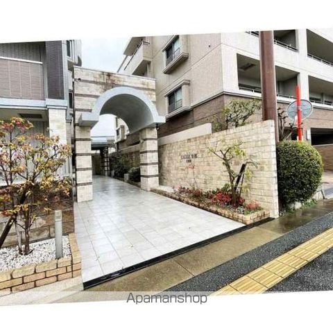 EAGLE宰都 弐番館の玄関写真