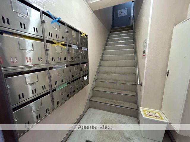 ジュネパレスの玄関写真