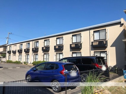 香川県坂出市久米町２丁目[1K/26.49m2]の駐車場3