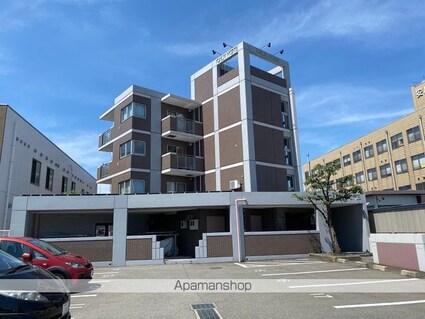 ＣＡＬＭ　ＨＯＭＥ[2LDK/64.55m2]の駐車場