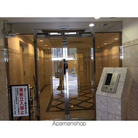 フラットパル山王の玄関写真