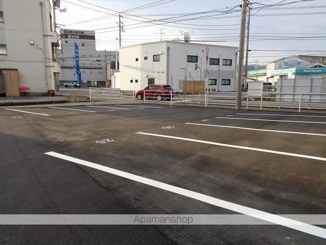 みつばちレジデンス[2DK/49.41m2]の駐車場2