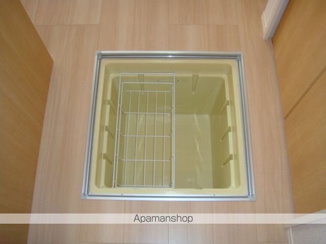 アウトゥーノ尾張部の内装写真