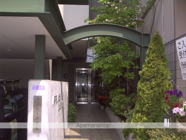 アプローズ堂島の玄関写真