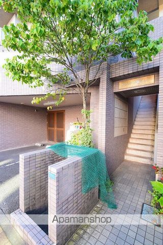 六本木ビルの玄関写真