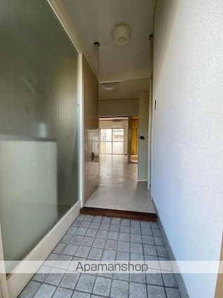 横山ビル[1LDK/47.2m2]の玄関