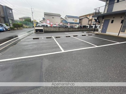 ロイヤル南手城[1K/36.24m2]の駐車場