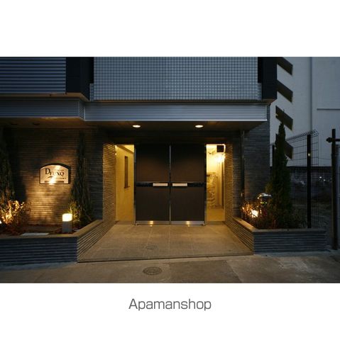プレール・ドゥーク渋谷幡ヶ谷の玄関写真