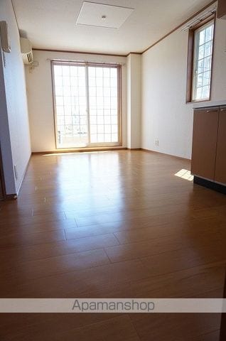 エテルネル生水 IIの内装写真