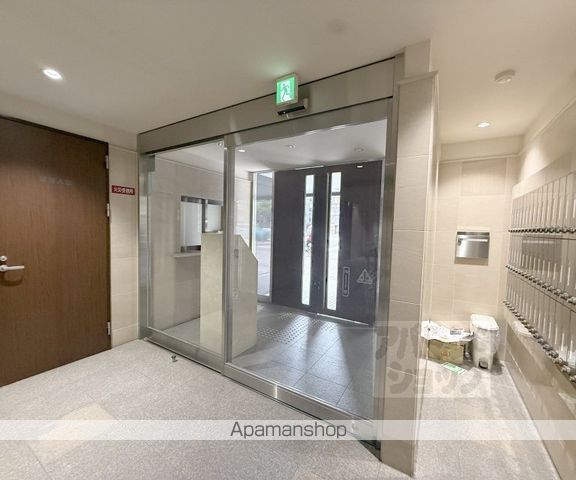 リヴェール綾堀川の玄関写真