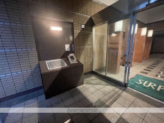 サーパス平尾駅前の玄関写真