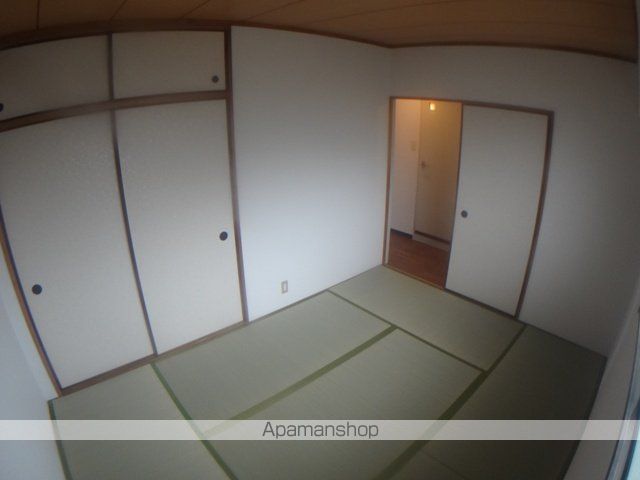 シロハイヌ小阪の内装写真