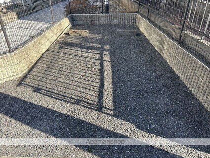 レオパレスエターナル[1K/22.35m2]の駐車場2