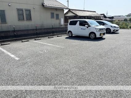 エクセル[2LDK/57.84m2]の駐車場
