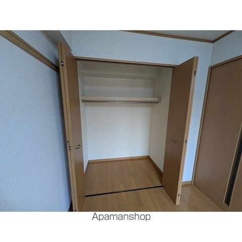 FOR YOU 木の実の内装写真