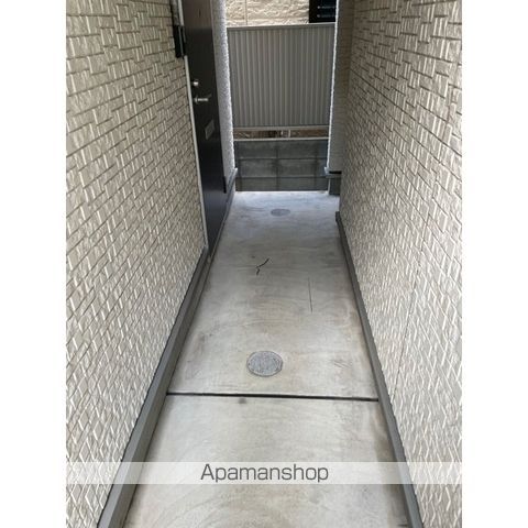 ウェルストン弥生町の玄関写真