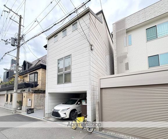 大阪市御堂筋線 西田辺駅 徒歩5分 3階建 築30年の外観写真