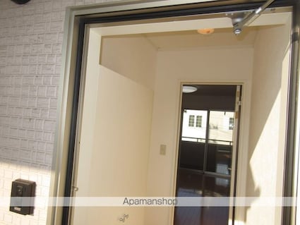 ジョイハウス　Ｂ棟[1LDK/37.26m2]の玄関