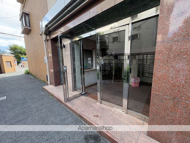 リアライズ西淡路の玄関写真