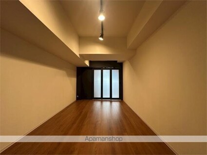 ＺＯＯＭ信濃町[2K/36.99m2]のリビング・居間