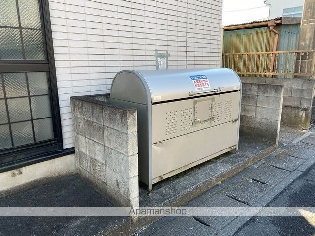 レオパレスツーエイトの玄関写真