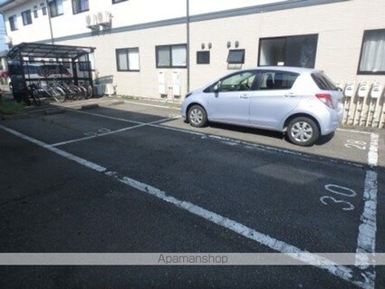 オーディアス[2DK/44.71m2]の駐車場2