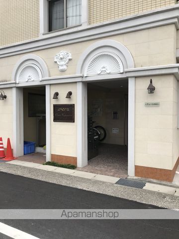 ヴェール本山の玄関写真