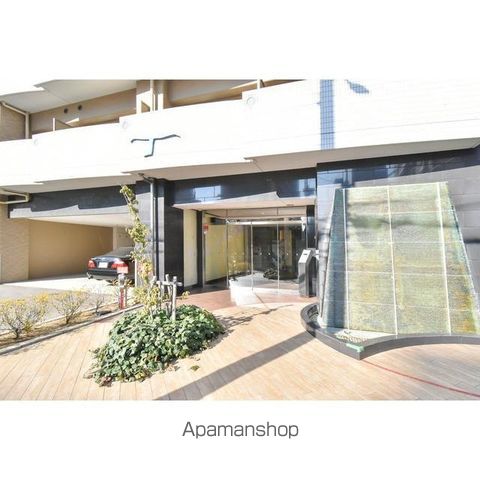 SEST 新大阪の玄関写真