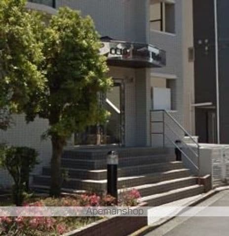 クリオ根岸弐番館の玄関写真