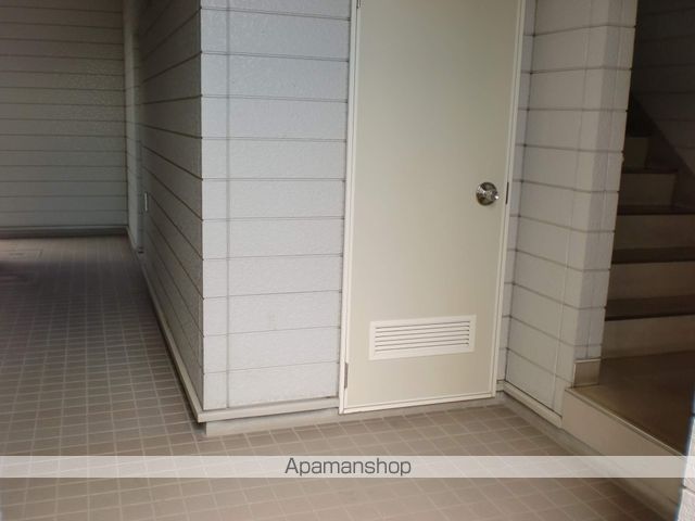 フローラ北花田の玄関写真