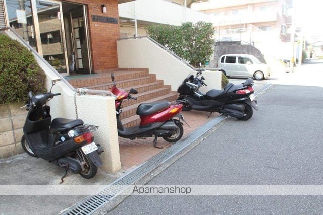 ナカツカハイツの玄関写真
